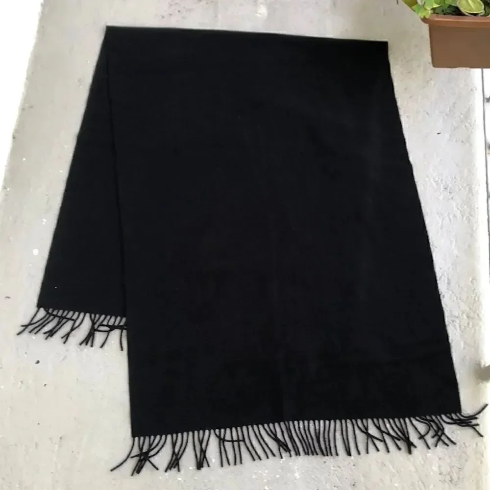 Sutton  Studio  shawl